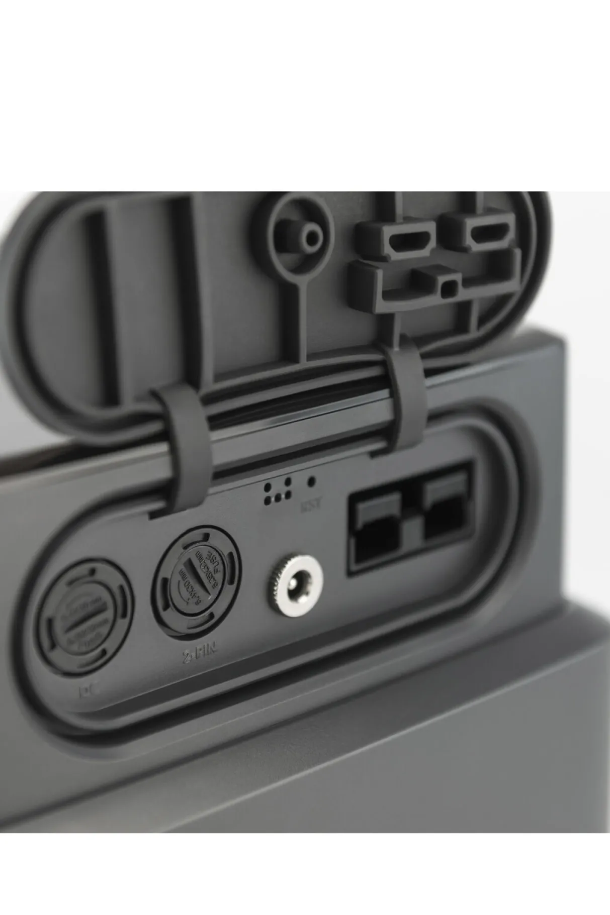 Macpac Power Generators And Solar>Dometic Plb40 Portable Lithium Battery Pack — 40Ah