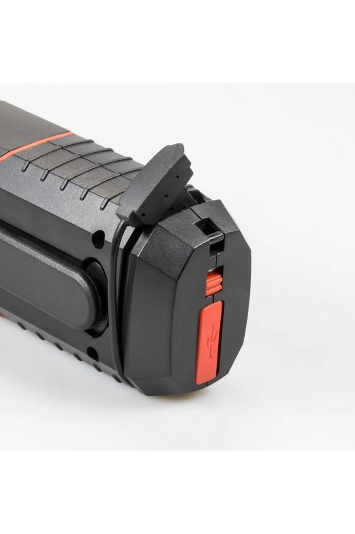Macpac Torches>Life+Gear Stormproof Crank Light