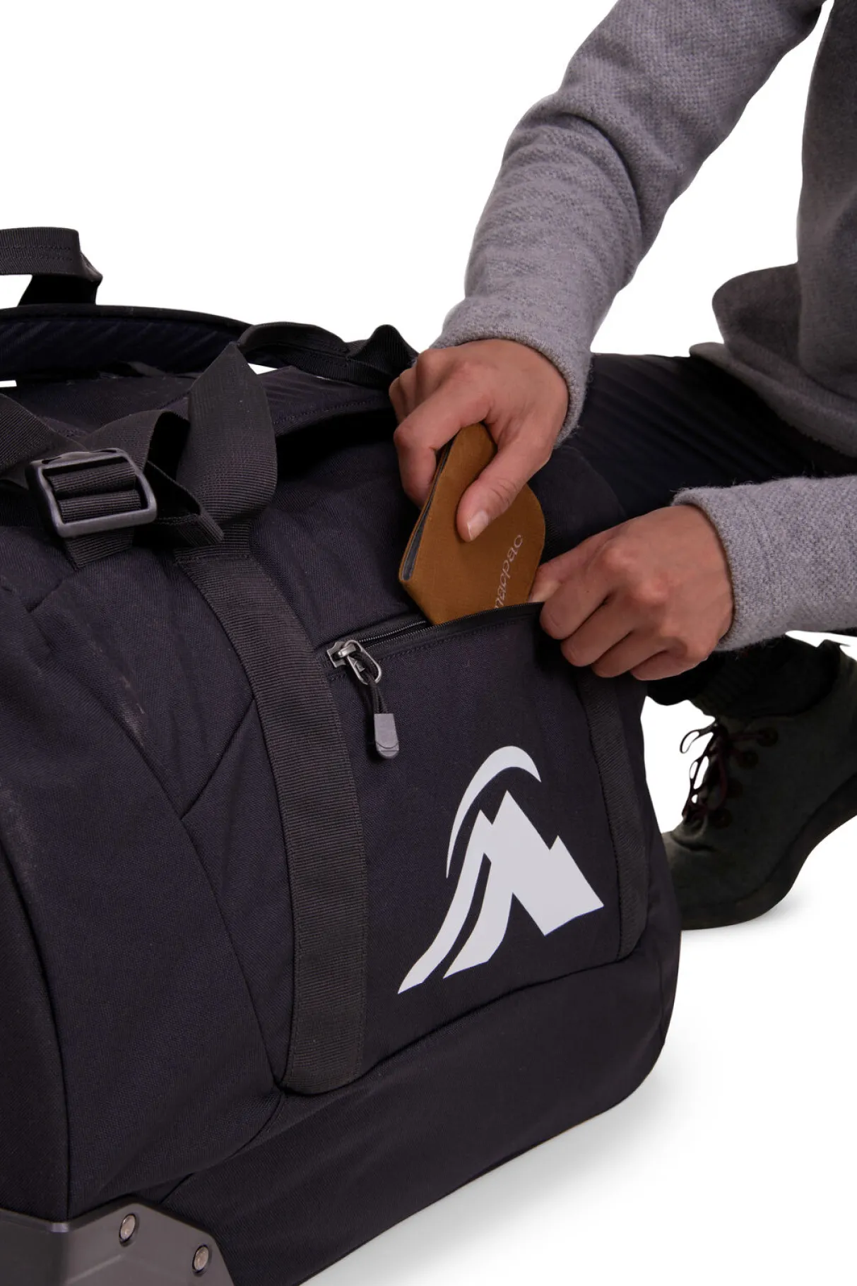Macpac Duffels> 80L Wheeled Duffel Bag