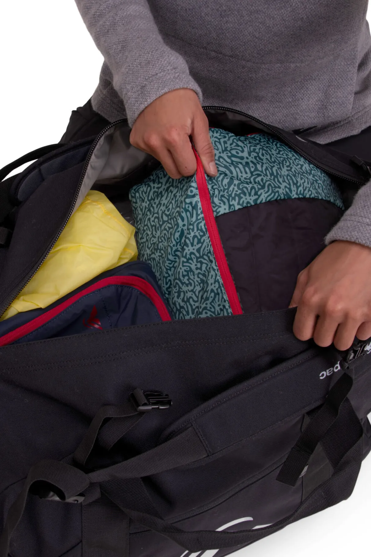 Macpac Duffels> 80L Wheeled Duffel Bag