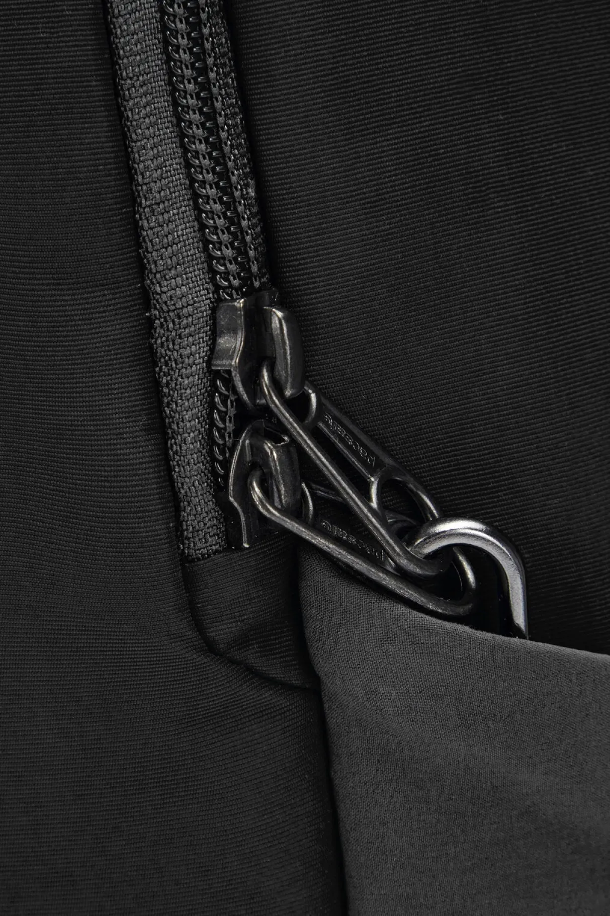 Macpac Work & Laptop>Pacsafe Metrosafe Ls450 25L Backpack